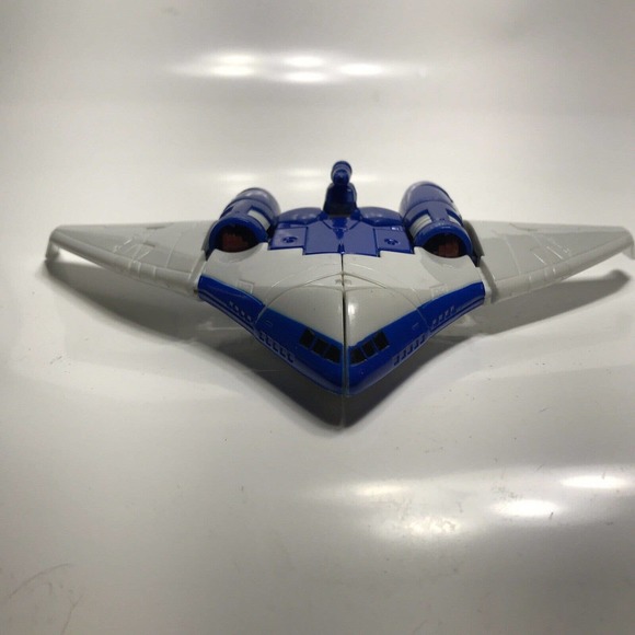 Transformers Generations Scourge Action Figure. G1 - Picture 4 of 8